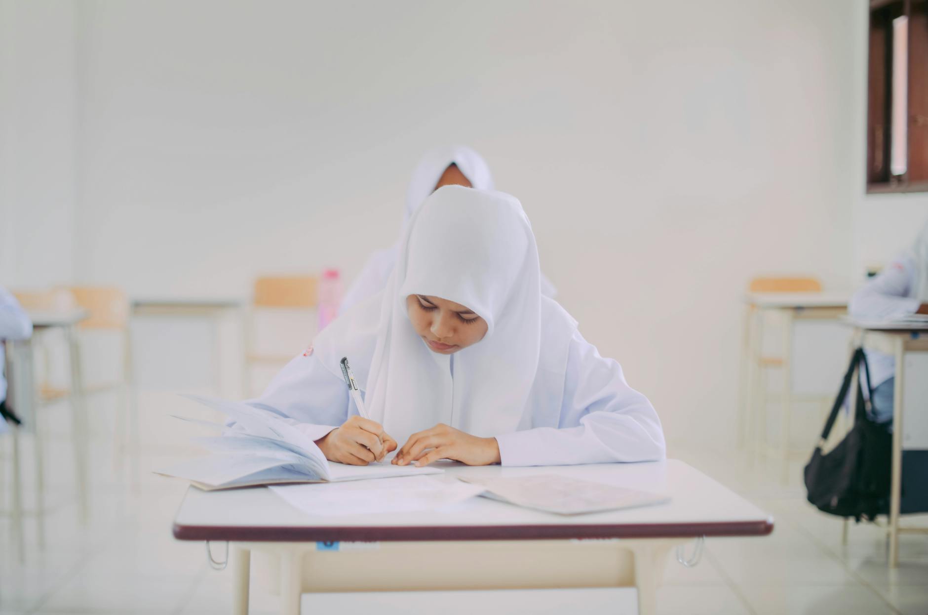 Buat website sekolah yang profesional dan menarik dengan mudah.