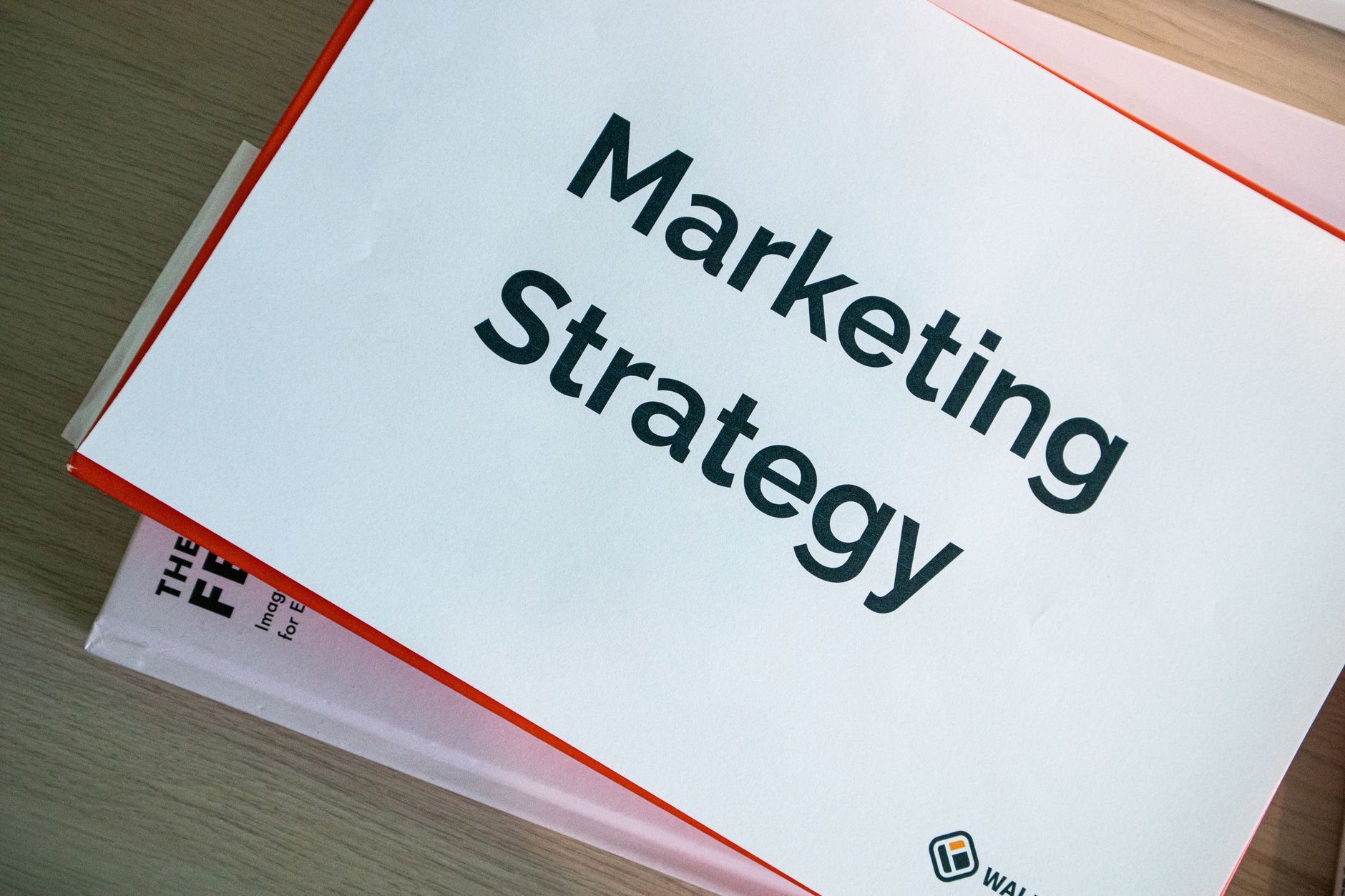 Diagram content marketing funnel menunjukkan proses pembuatan lead hingga konversi penjualan.