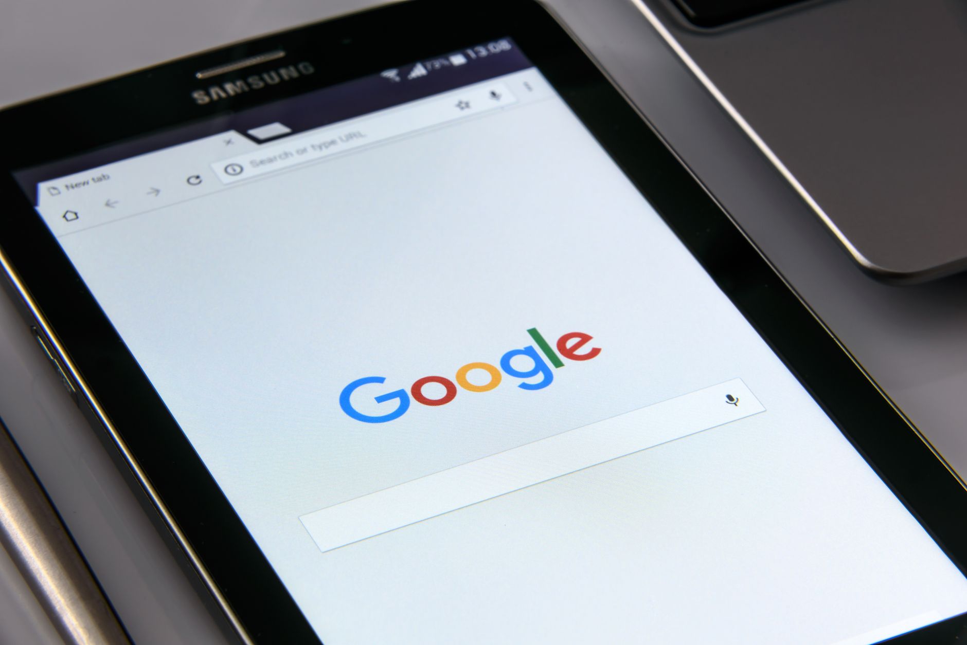 Pemasaran digital online meningkatkan visibilitas merek secara efektif